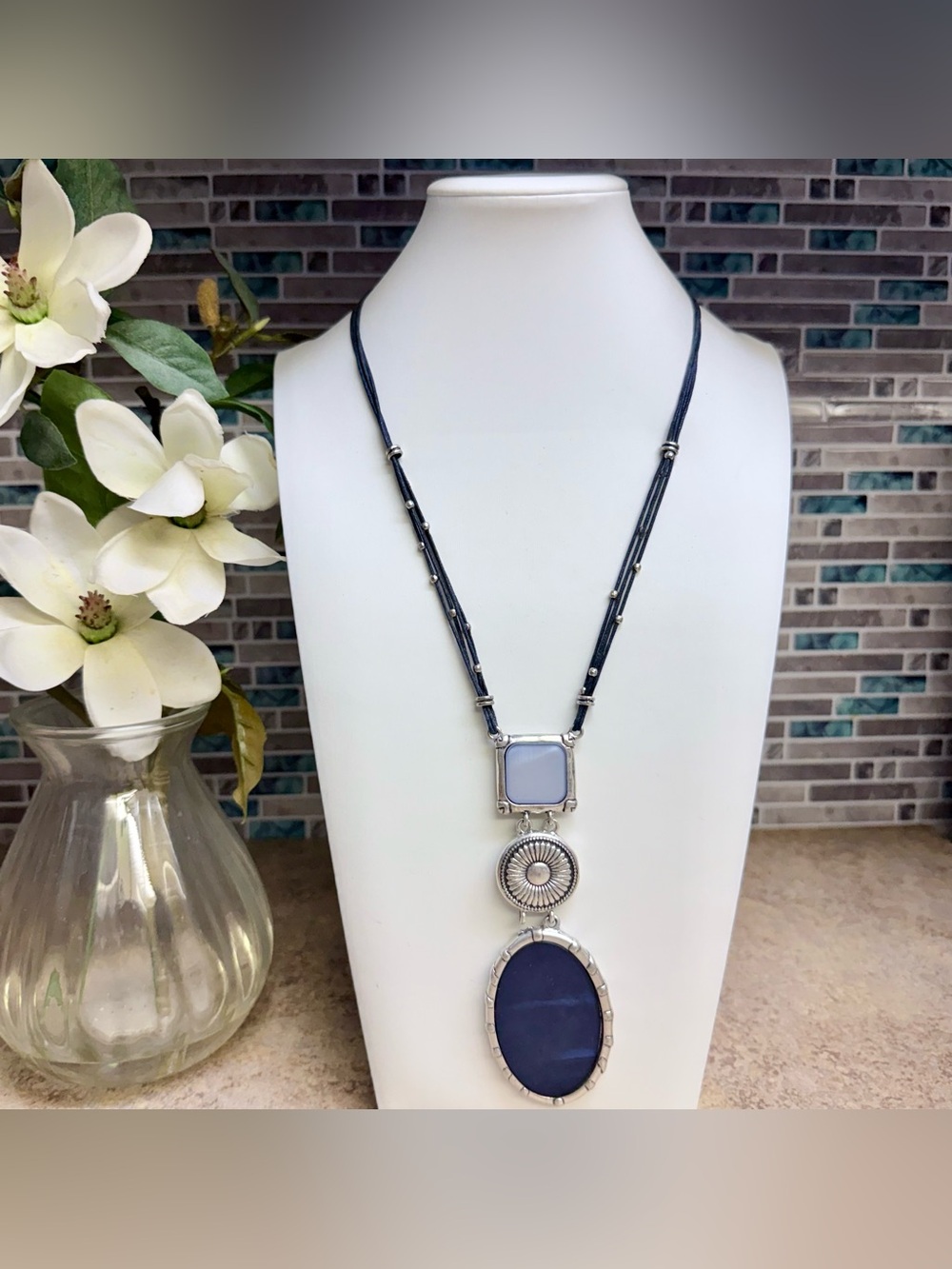 Chico’s blue pendant necklace